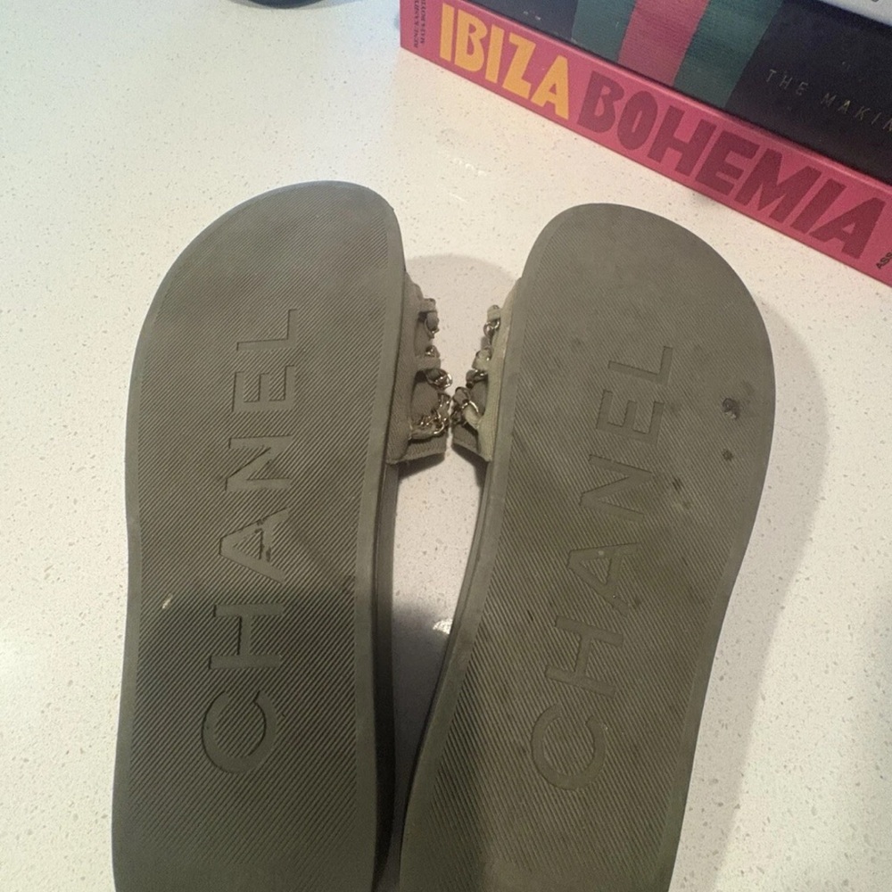 Chanel Women's Olive Green Chain-Trim Slide Sandals - Picture 6 of 7